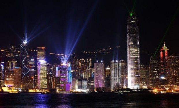 Un vescovo bifronte per Hong Kong. La città cinese non è più sede vacante